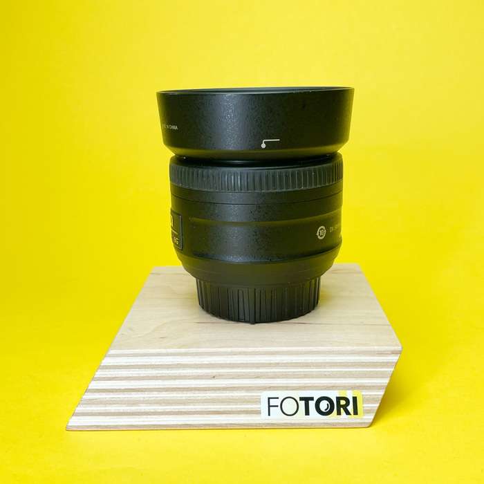 Nikon 35mm f/1.8G AF-S DX  | 2848802