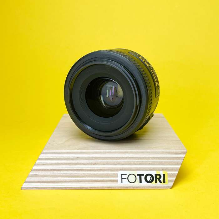 Nikon 35mm f/1.8G AF-S DX  | 2848802