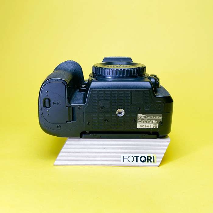 Nikon D7500 | 6079962
