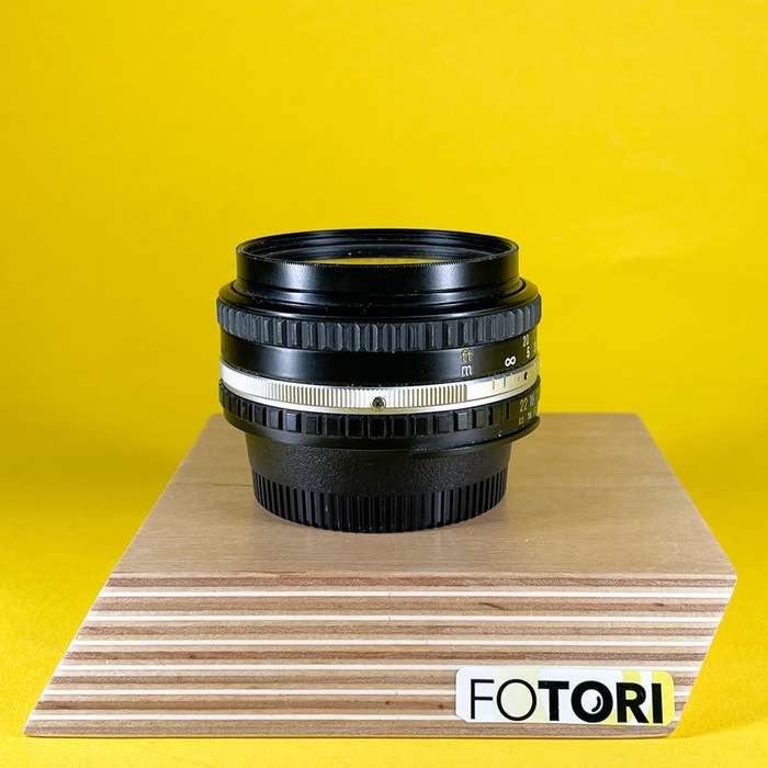 Nikon 50mm 1:1.8  E | 3296901