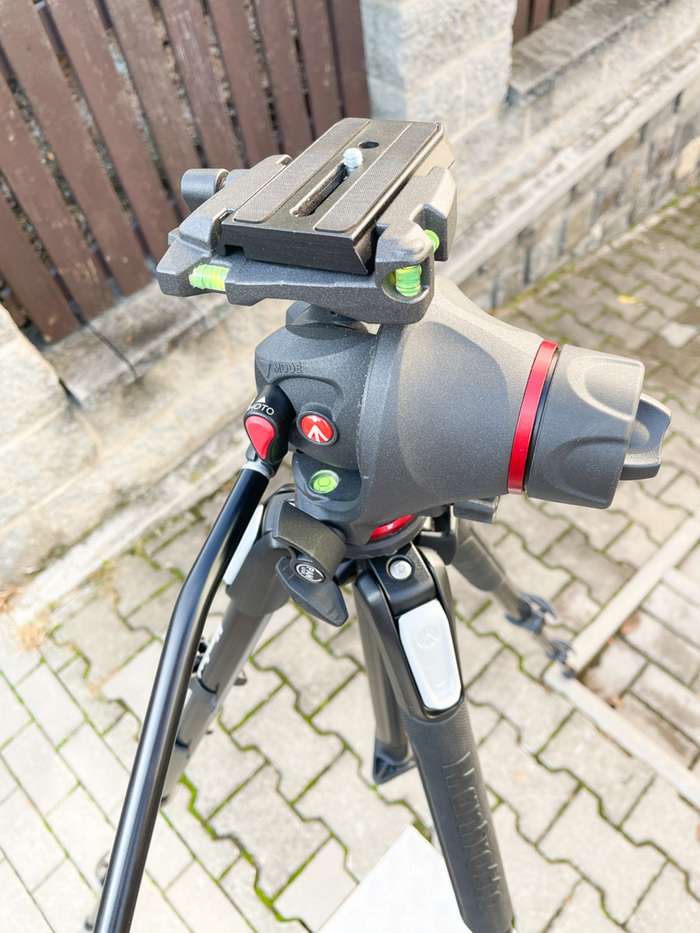 Manfrotto MT190X3 + Hlava MH055M8-Q5 | stativ s hybridní  hlavou