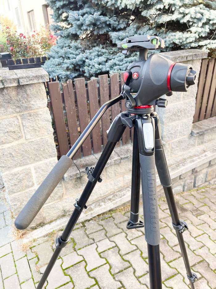 Manfrotto MT190X3 + Hlava MH055M8-Q5 | stativ s hybridní  hlavou