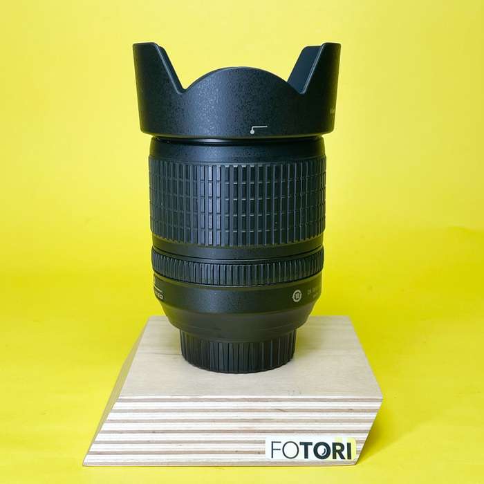 Nikon 18-105mm f/3.5-5.6G AF-S G DX ED VR | 34624275