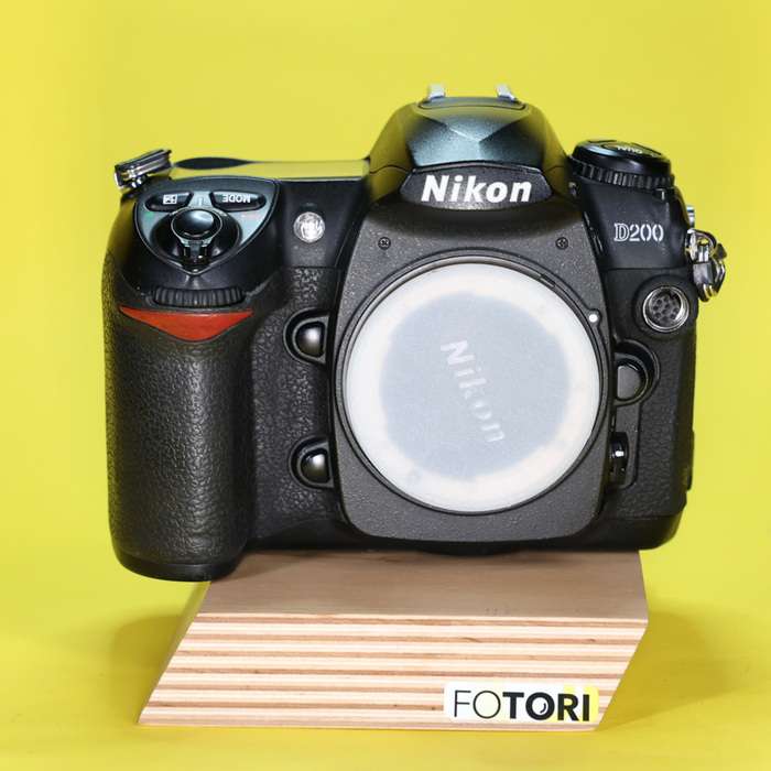 Nikon D200 | 4195729