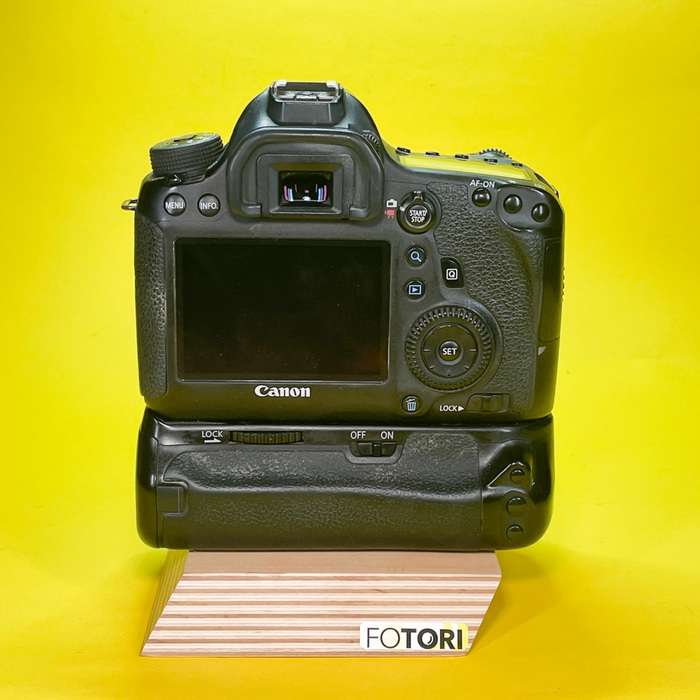 Canon EOS 6D + Grip | 113025002212