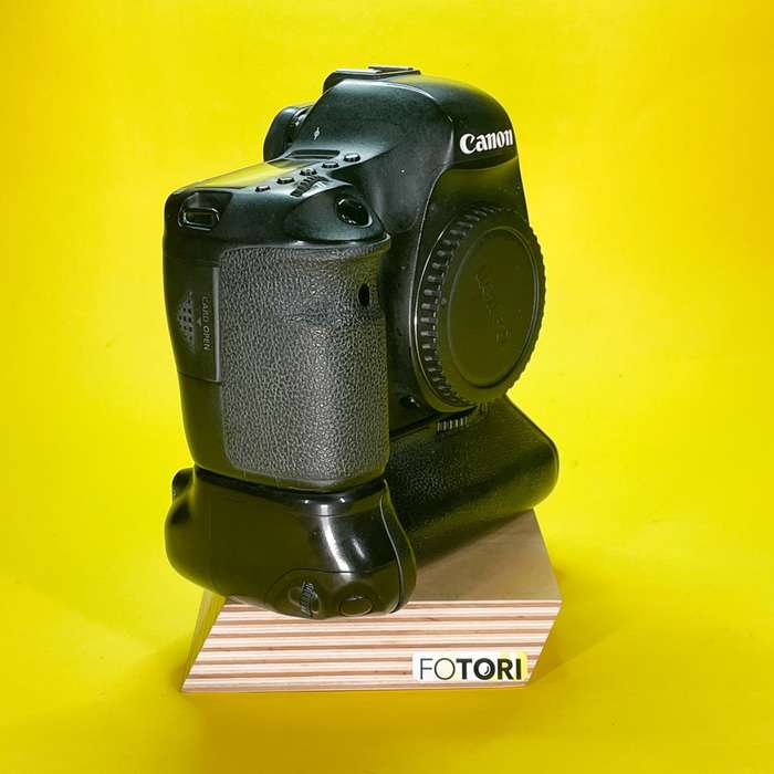 Canon EOS 6D + Grip | 113025002212