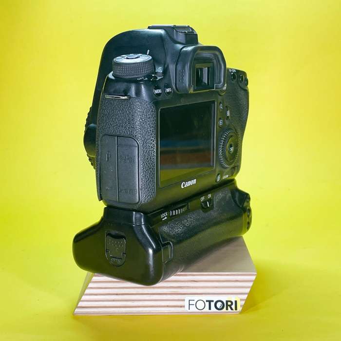 Canon EOS 6D + Grip | 113025002212
