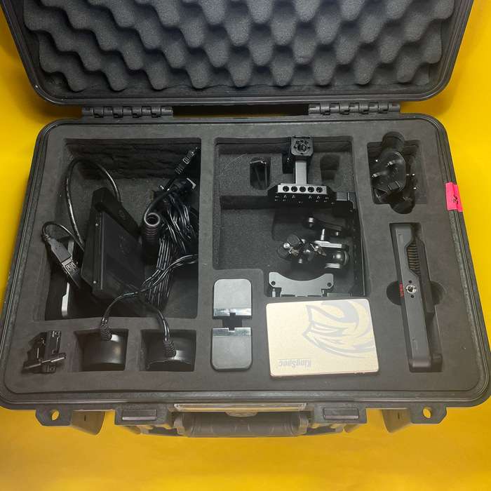 Atomos Ninja V, klec pro nikon Z, SSD disk, Baterie, kufr a další