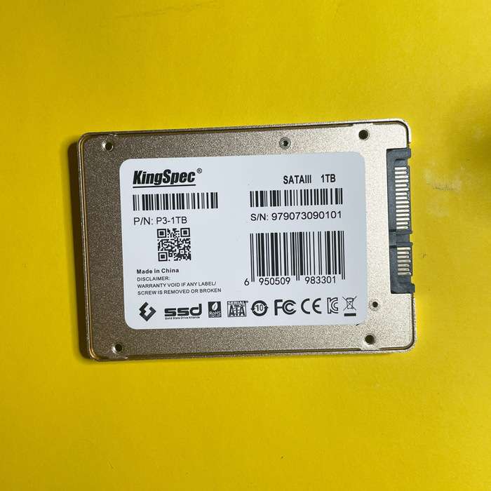 Atomos Ninja V, klec pro nikon Z, SSD disk, Baterie, kufr a další