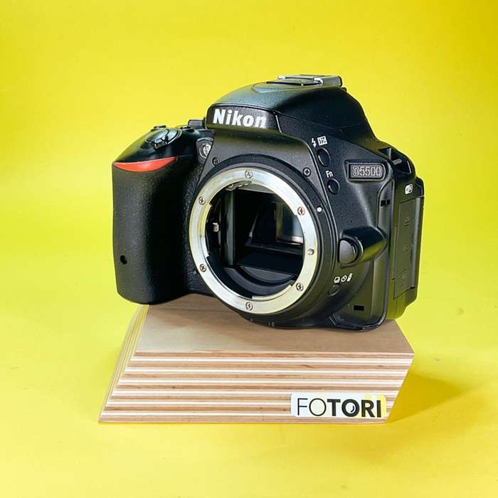 Nikon D5500  + baterie| 4342599