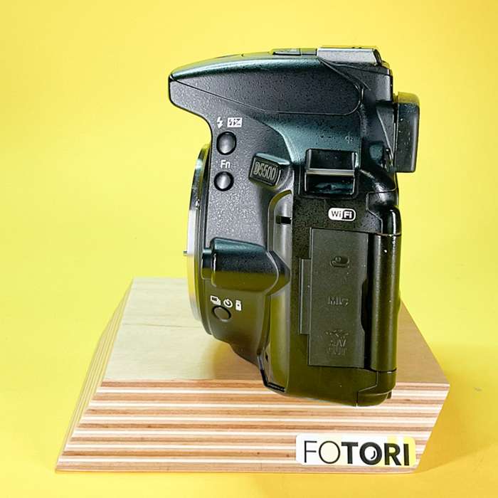 Nikon D5500  + baterie| 4342599