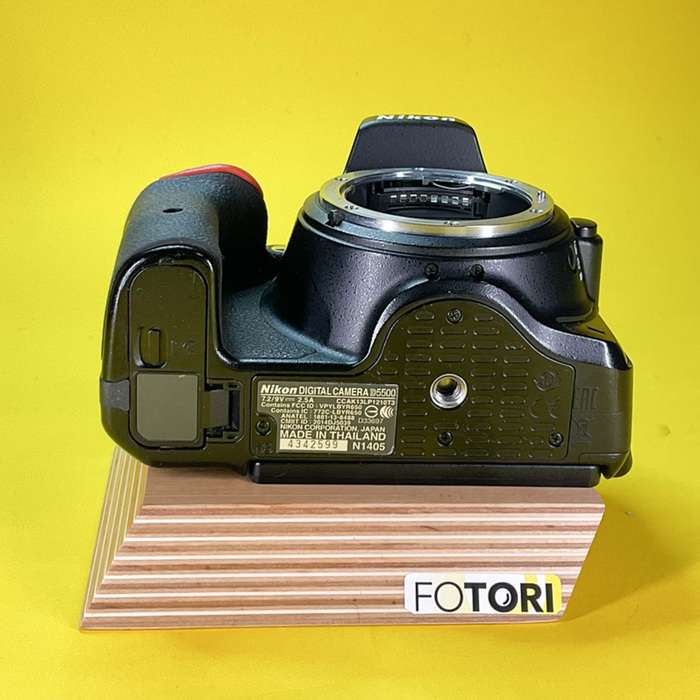 Nikon D5500  + baterie| 4342599