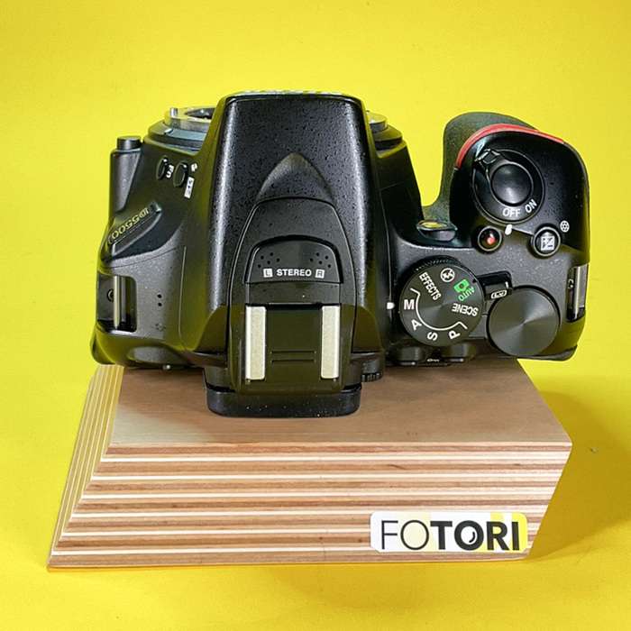 Nikon D5500  + baterie| 4342599