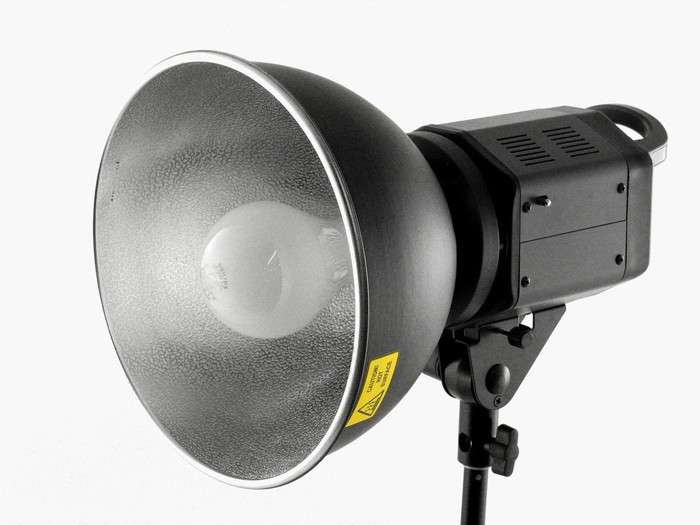 Lastolite RayD8 C3200 set světla s reflektorem a 2x žárovkou