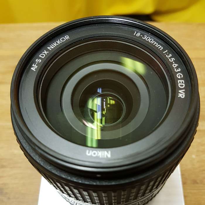 Nikon 18-300mm f/3,5-6,3 AF-S DX G ED VR