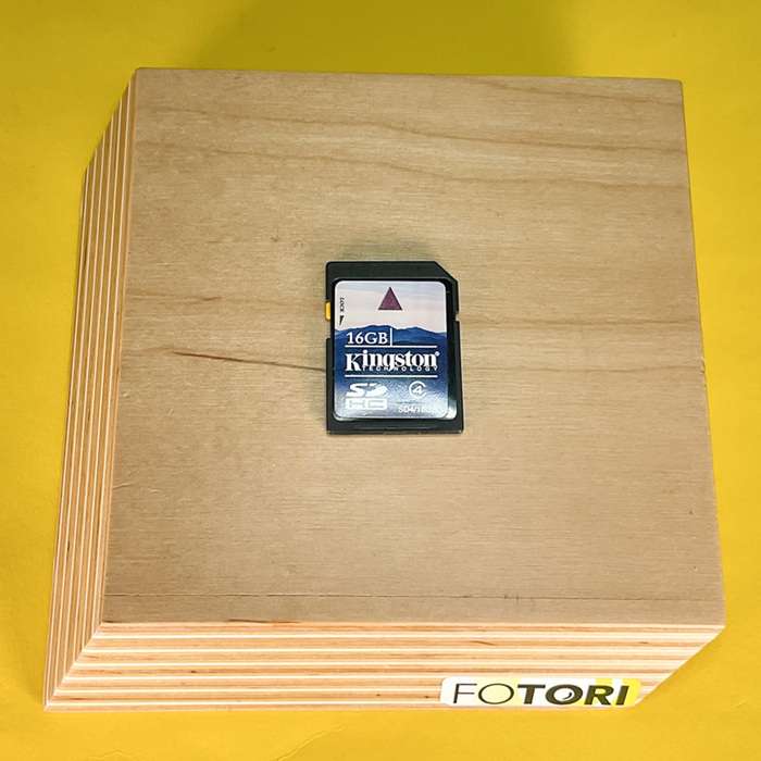 Nikon D7000 + grip, 16 GB SD + náhradní baterie | 6294893