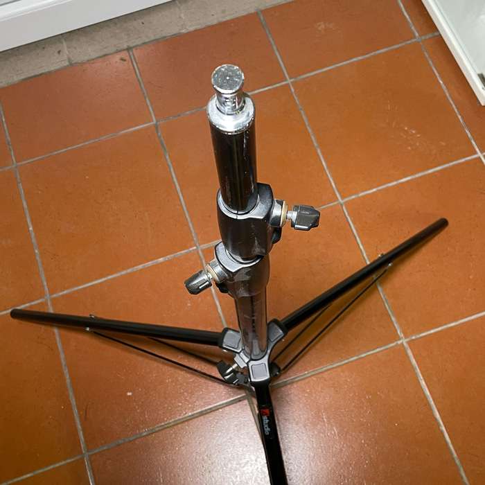 Světelný stativ 4-studio