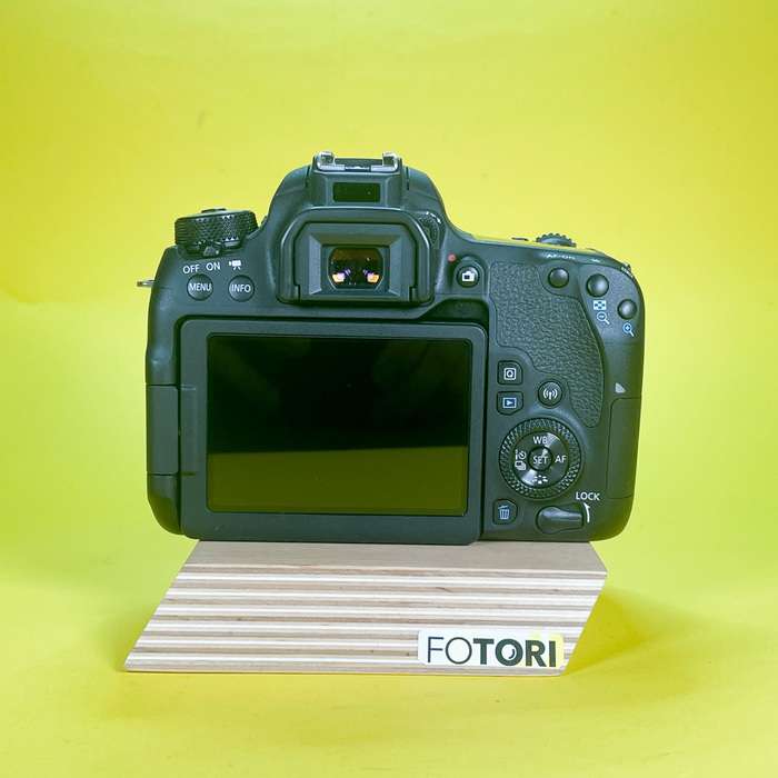 CANON EOS 77D | 223071002122