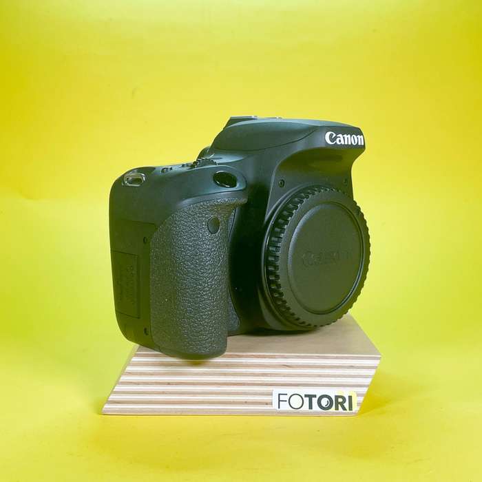 CANON EOS 77D | 223071002122