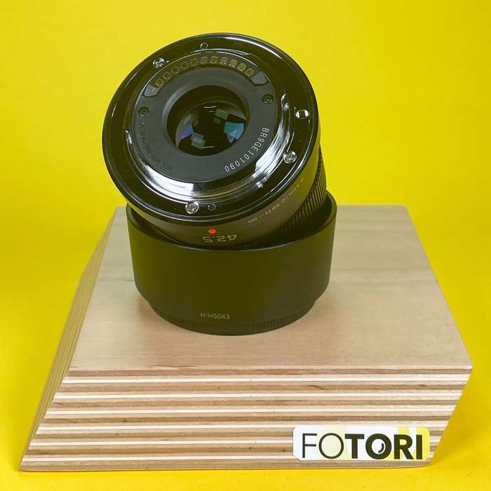 Panasonic 42.5 mm f/1.7 Lumix ASPH O.I.S. | H-HS043