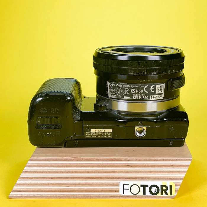 Sony Alpha NEX-5R + 18-50mm | 5142811