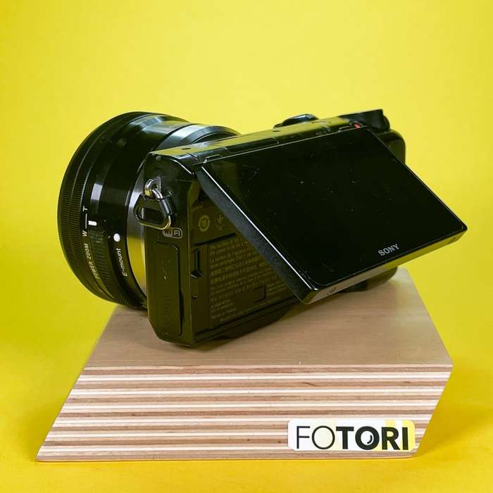 Sony Alpha NEX-5R + 18-50mm | 5142811