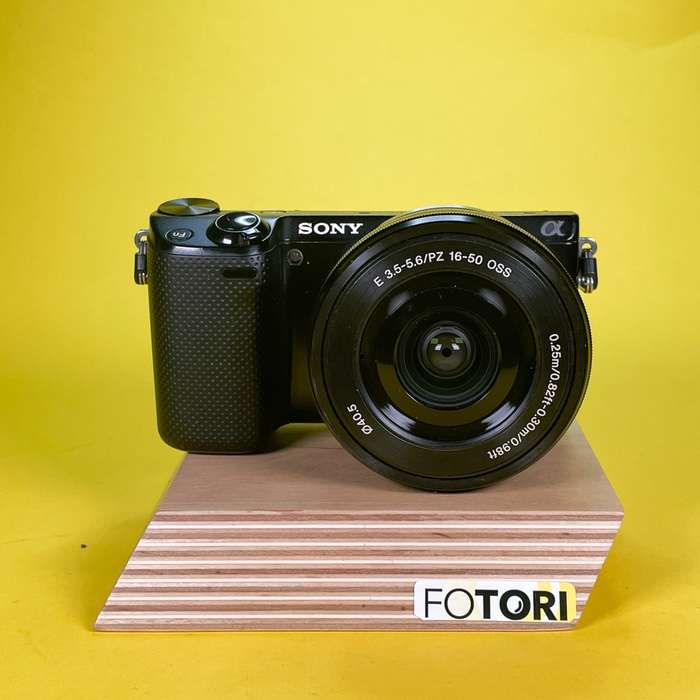 Sony Alpha NEX-5R + 18-50mm | 5142811