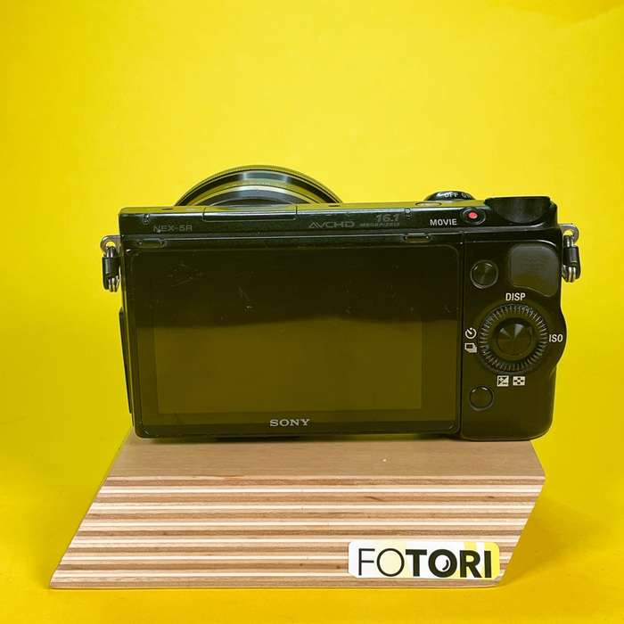 Sony Alpha NEX-5R + 18-50mm | 5142811