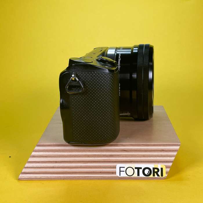 Sony Alpha NEX-5R + 18-50mm | 5142811