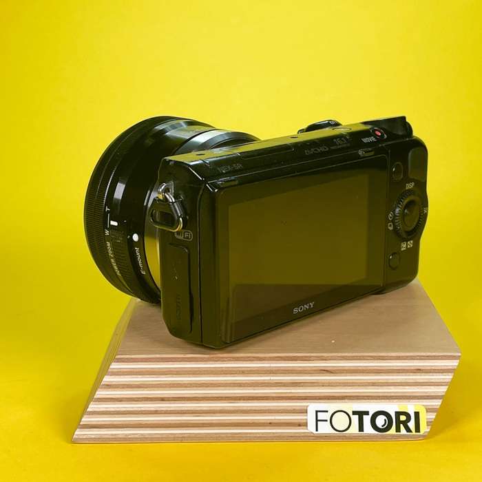 Sony Alpha NEX-5R + 18-50mm | 5142811