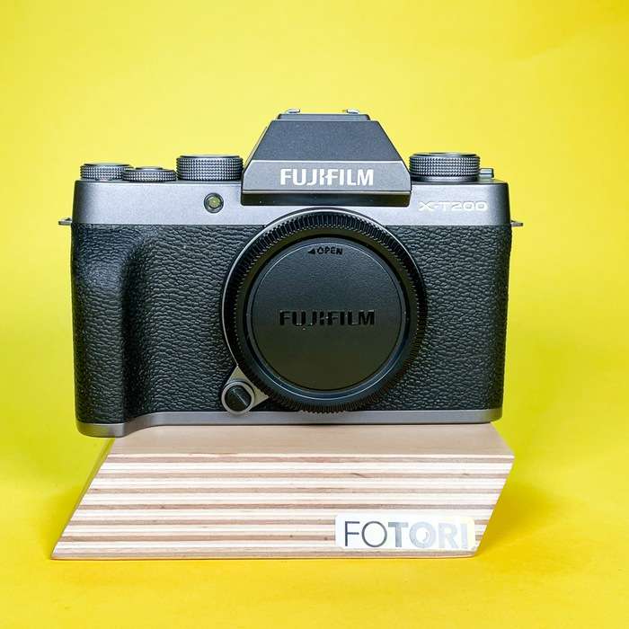 Fujifilm X-T200 + XC 15-45mm f/3.5-5.6 OIS PZ