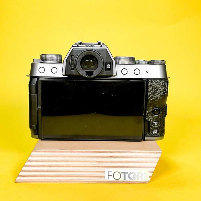 Fujifilm X-T200 + XC 15-45mm f/3.5-5.6 OIS PZ