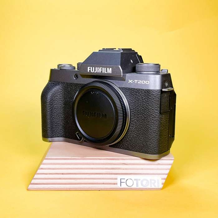 Fujifilm X-T200 + XC 15-45mm f/3.5-5.6 OIS PZ