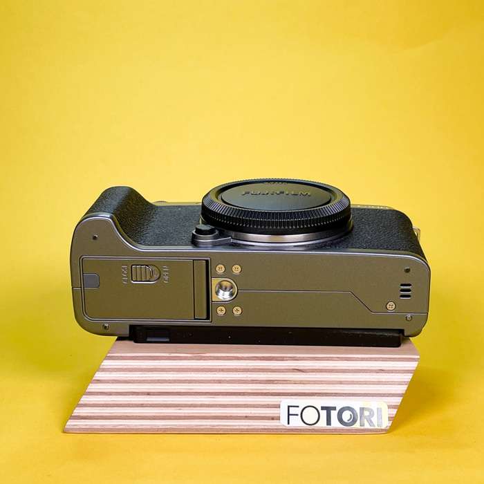 Fujifilm X-T200 + XC 15-45mm f/3.5-5.6 OIS PZ