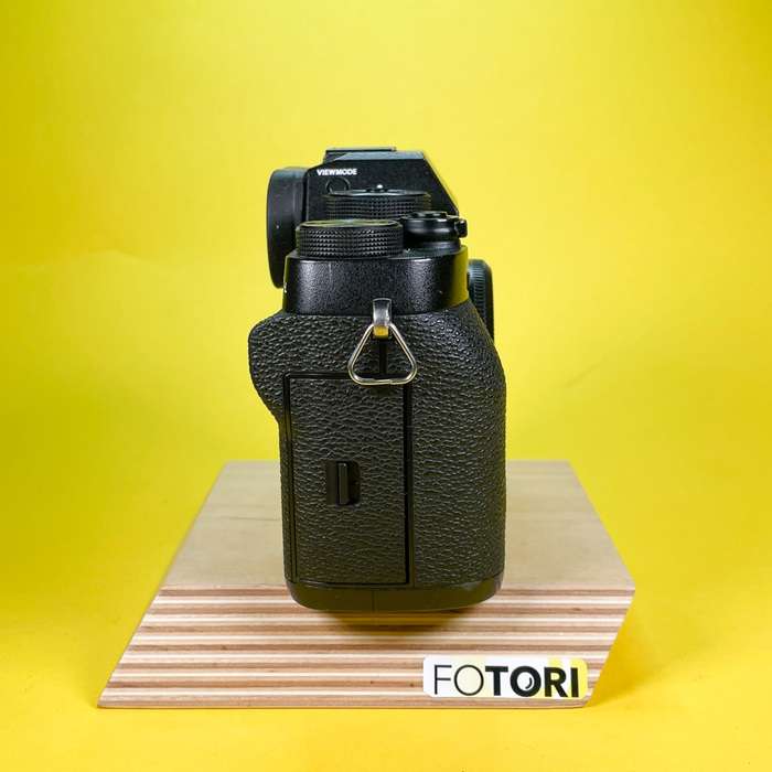 Fujifilm X-T2 | 71M74789