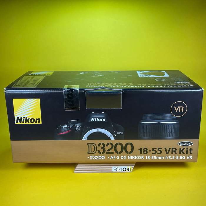 Nikon D3200 | 6143854