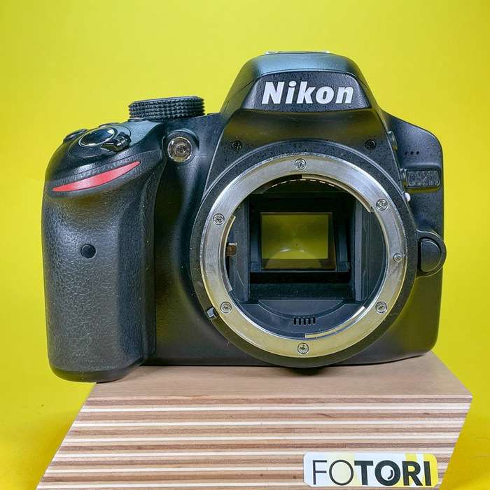 Nikon D3200 | 6143854