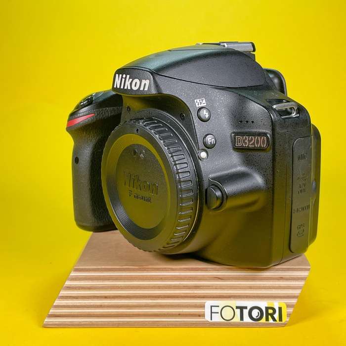 Nikon D3200 | 6143854