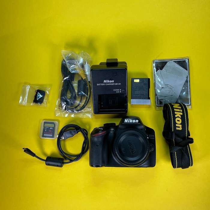 Nikon D3200 | 6143854