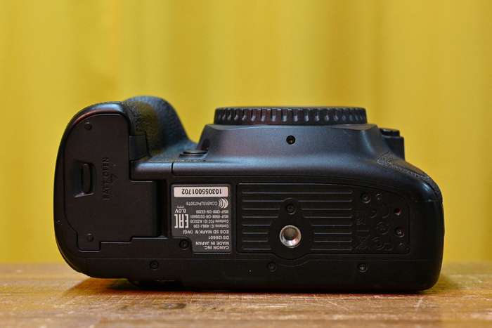 Canon EOS 5D Mark IV +  neoriginální baterie