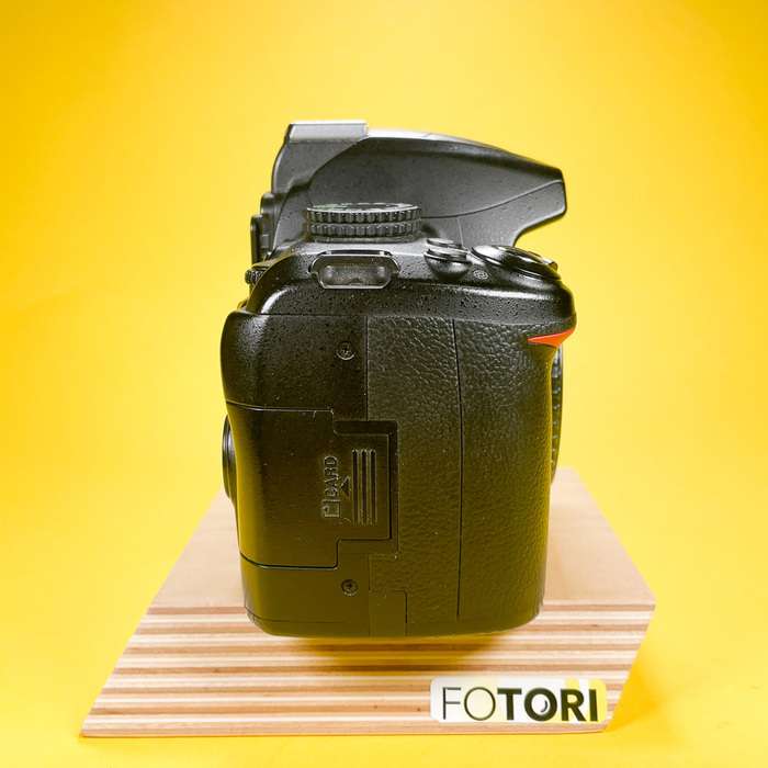 Nikon D3000 | 6196836