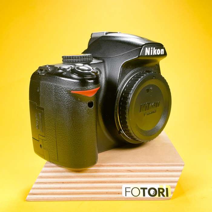 Nikon D3000 | 6196836