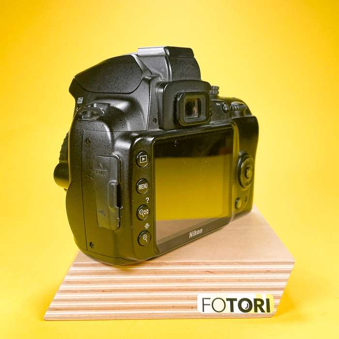 Nikon D3000 | 6196836