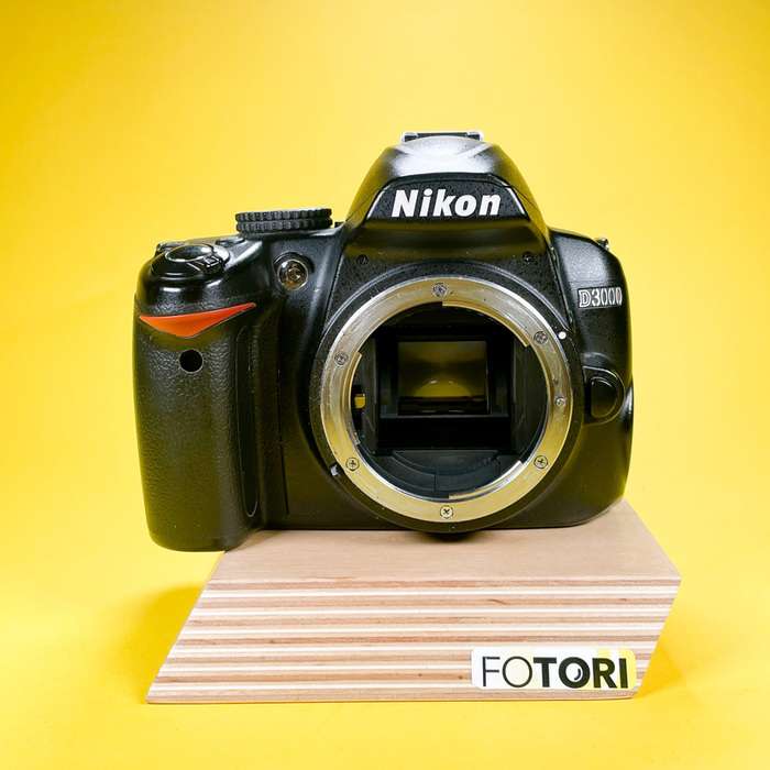 Nikon D3000 | 6196836