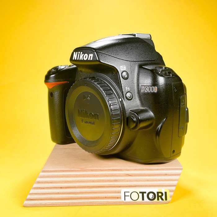 Nikon D3000 | 6196836