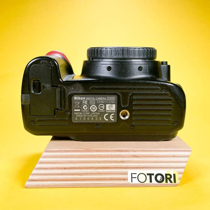 Nikon D3000 | 6196836