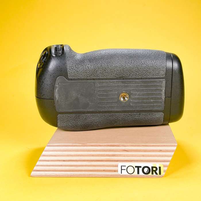 Avacom bateriový grip MB-D15 pro Nikon D7100, D7200