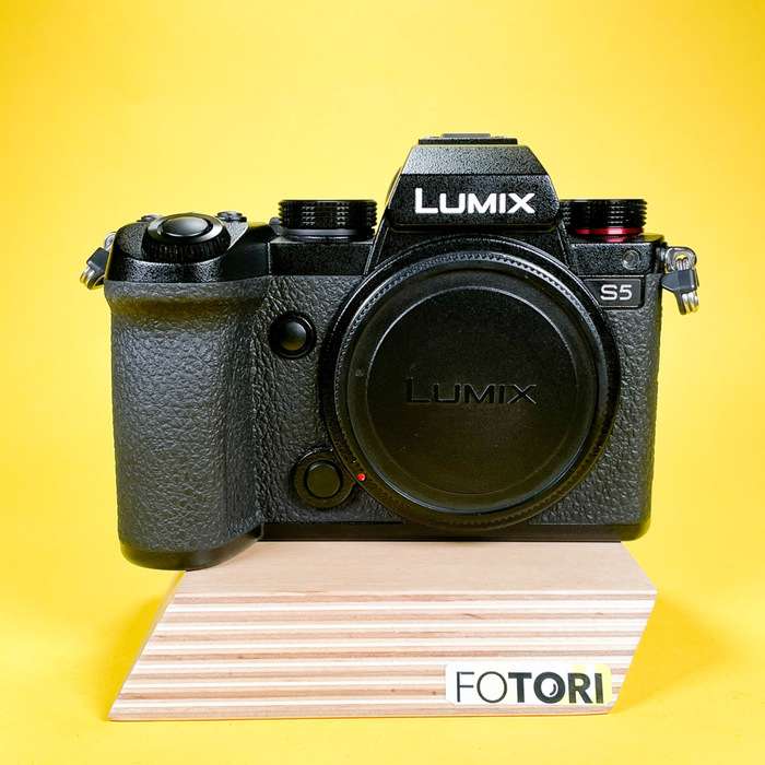 Panasonic Lumix DC-S5 | WJ1SB003932