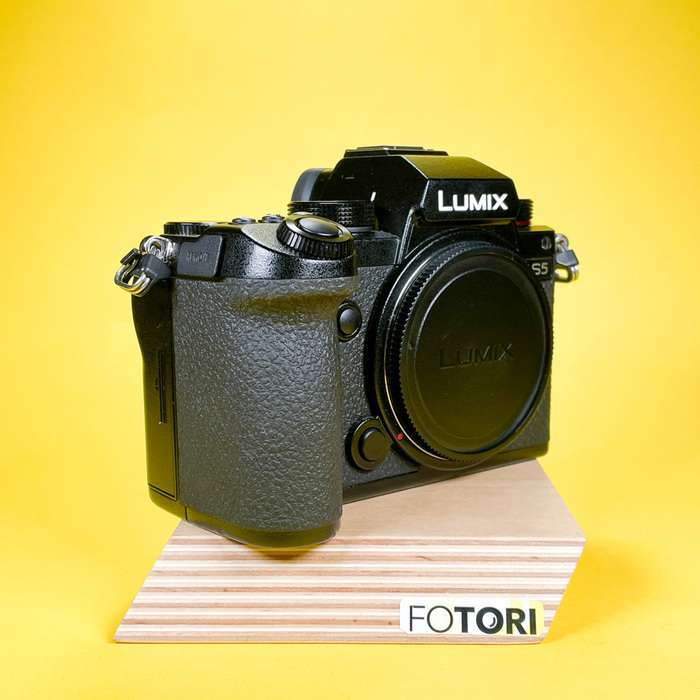 Panasonic Lumix DC-S5 | WJ1SB003932