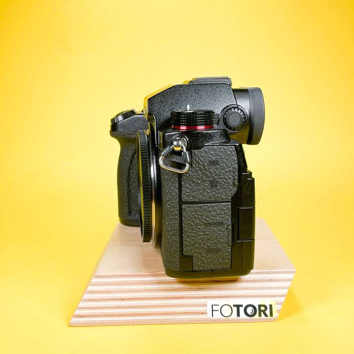 Panasonic Lumix DC-S5 | WJ1SB003932